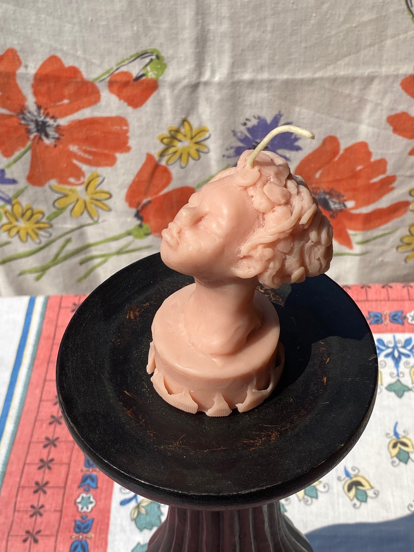 SMITH BOWEN - SMALL PINK BUST CANDLE