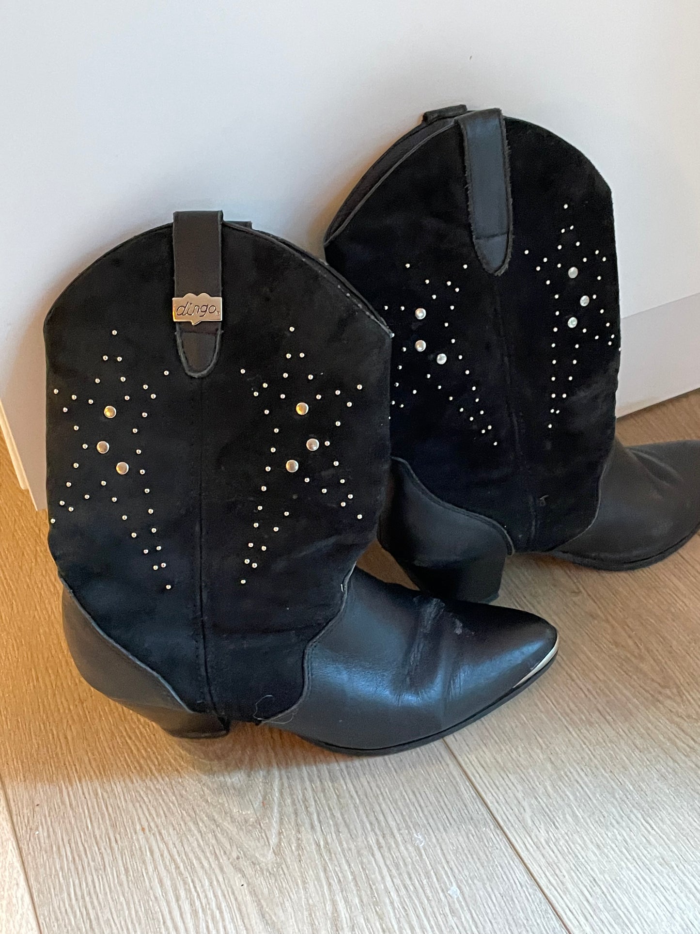 PEARLE closet - Vintage Black Cowboy Boots