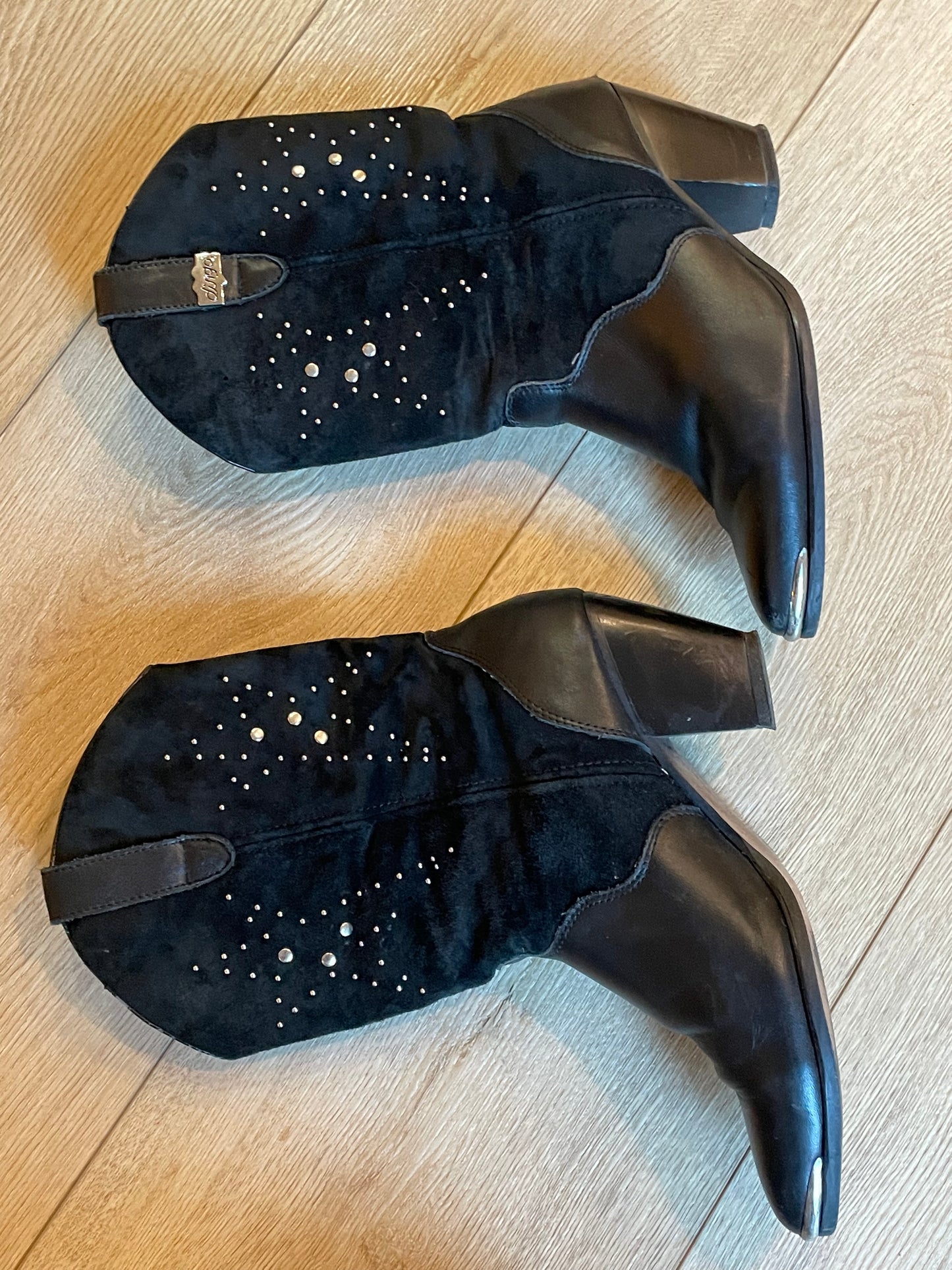 PEARLE closet - Vintage Black Cowboy Boots